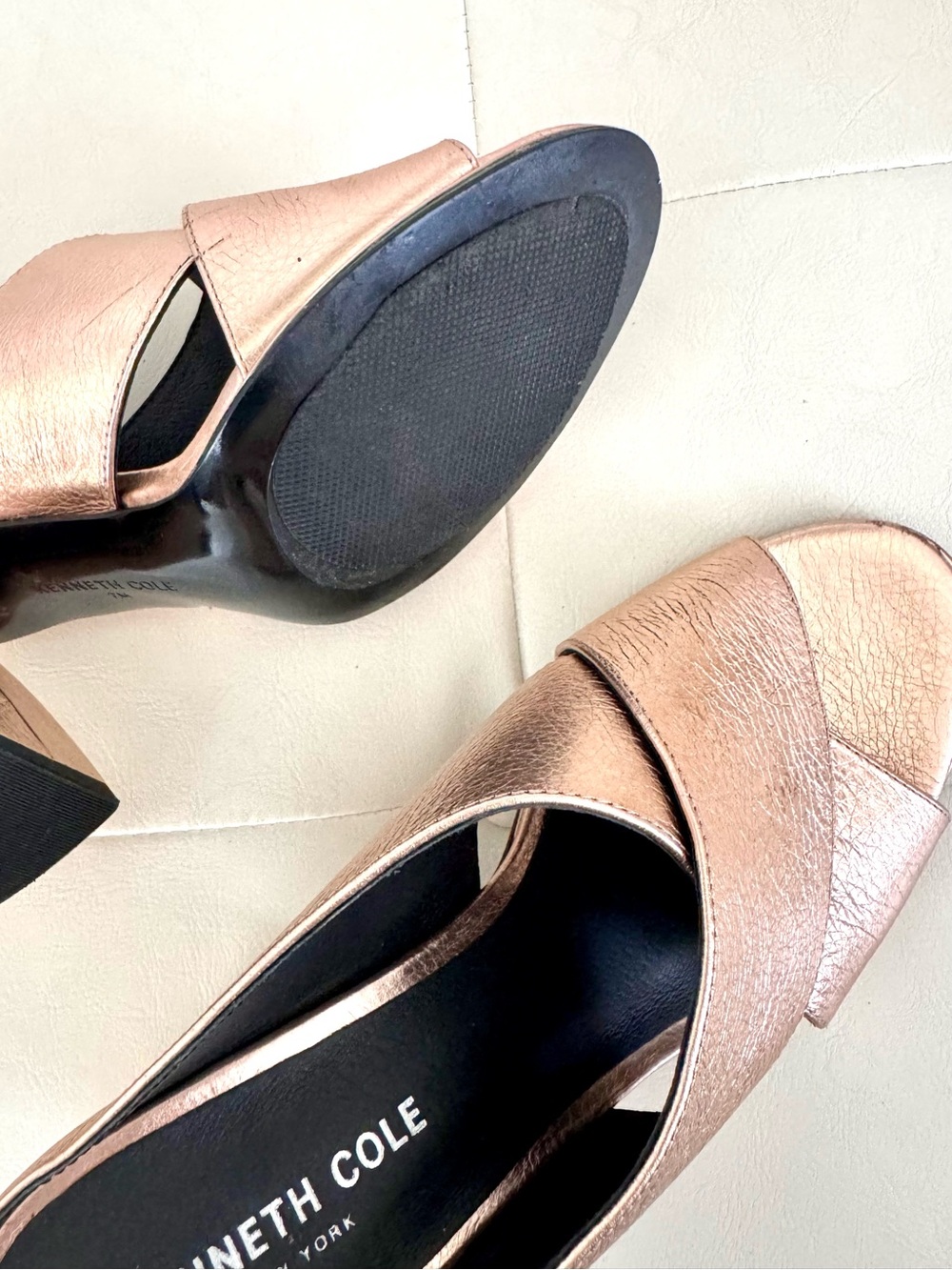 Kenneth Cole Rose Gold Metallic Leather Crossover Slide Mules - Picture 3 of 5